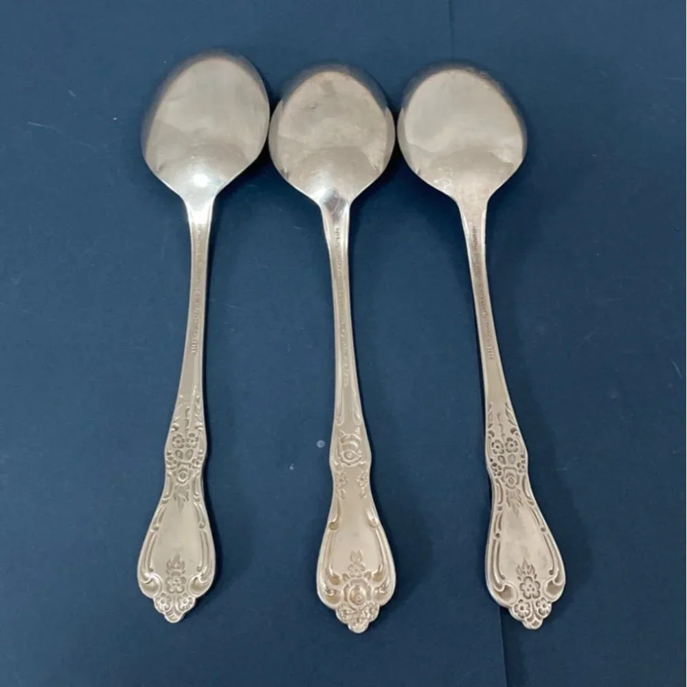 Oneida Kennett Square Set of 3 Oval Soup Spoons HH Distinction Deluxe Stainless